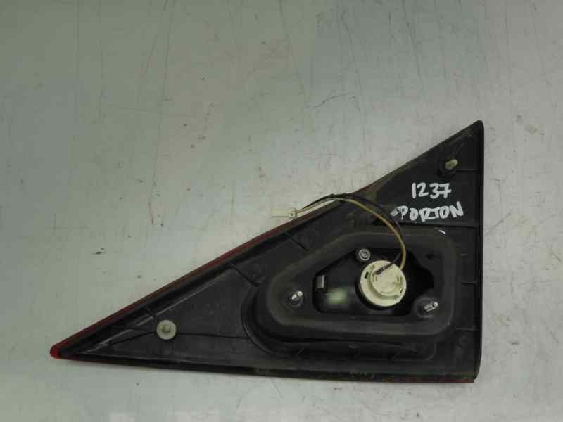 Recambio de piloto trasero izquierdo en porton para ssangyong rodius xdi premium referencia OEM IAM 8360121403  