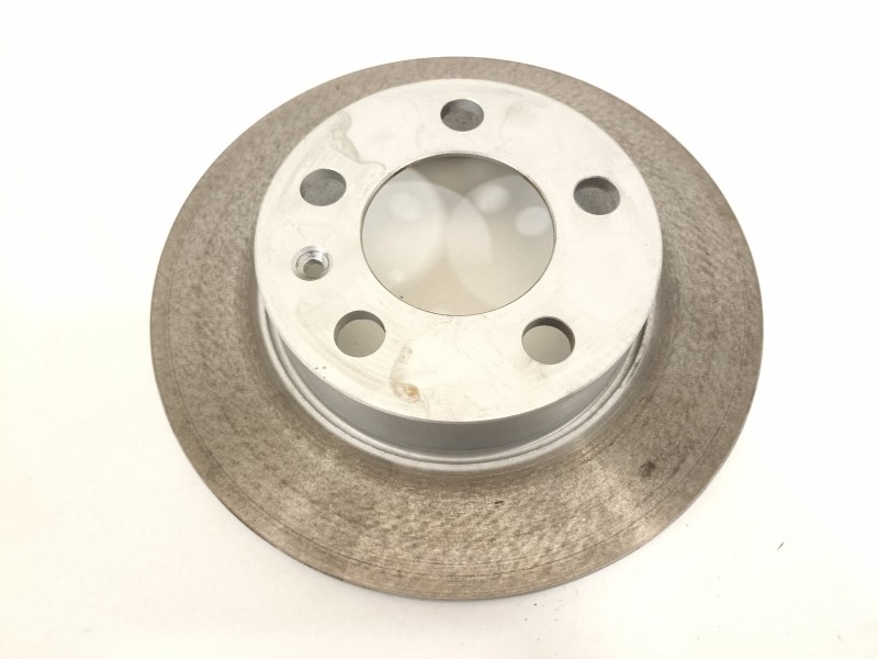 Recambio de disco freno trasero para seat arona xperience referencia OEM IAM 2Q0615601H  