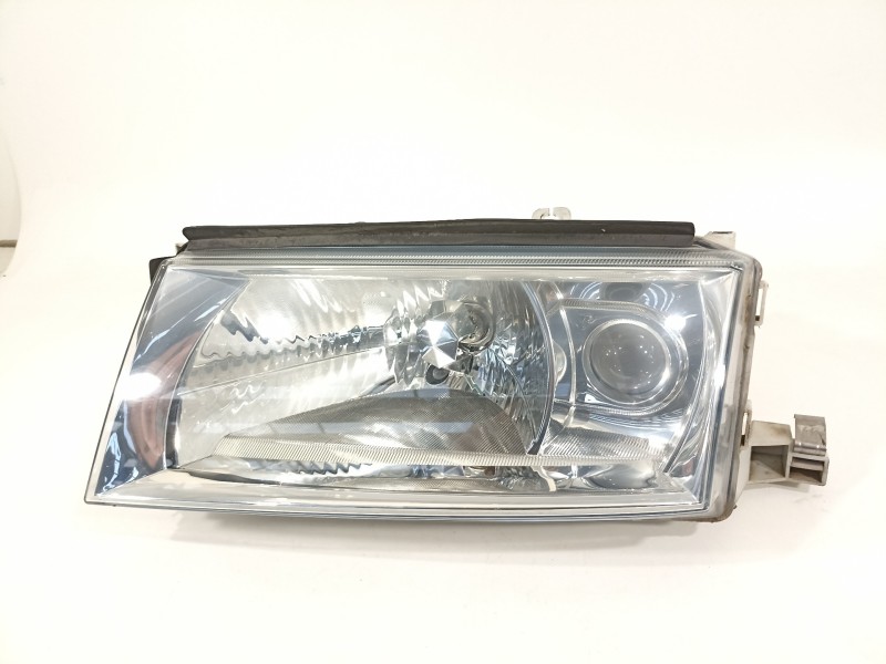Recambio de faro izquierdo para skoda octavia berlina (1u2) ambiente referencia OEM IAM 1U1941017P  