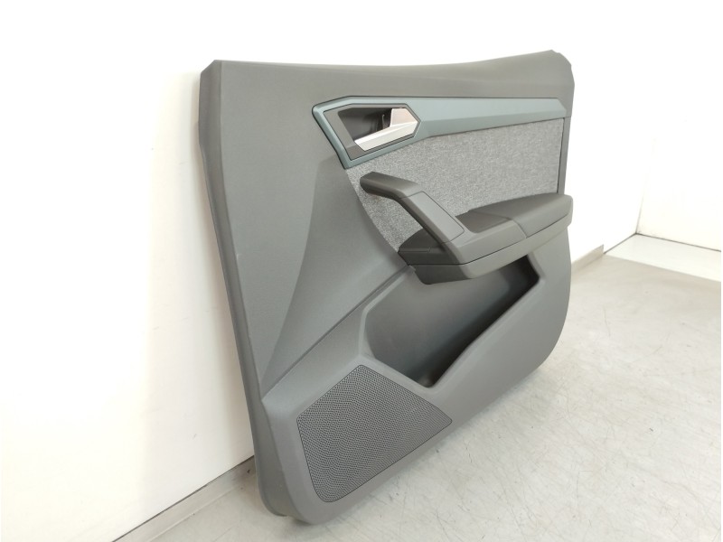 Recambio de guarnecido puerta delantera derecha para seat arona xperience referencia OEM IAM 6F0867132  