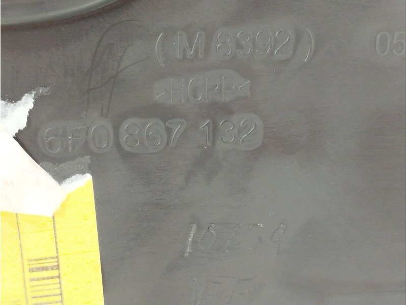 Recambio de guarnecido puerta delantera derecha para seat arona xperience referencia OEM IAM 6F0867132  