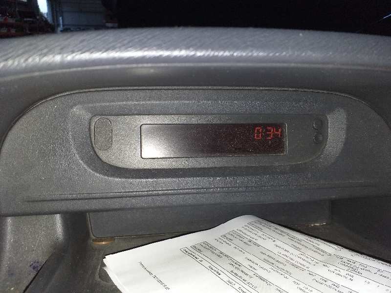 Recambio de pantalla multifuncion para renault kangoo furgón confort referencia OEM IAM 8200755144  