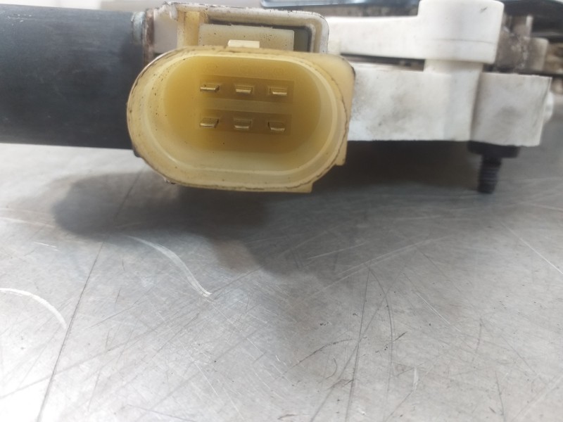 Recambio de elevalunas delantero derecho para bmw serie 1 berlina (e81/e87) 116i referencia OEM IAM 7138466  