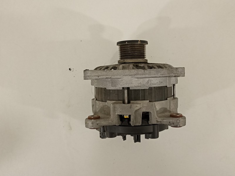 Recambio de alternador para dacia dokker ambiance referencia OEM IAM 231001910R  