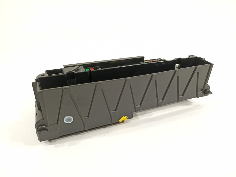 Recambio de caja reles / fusibles para bmw serie 5 lim. (f10) 520d efficientdynamics edition referencia OEM IAM 61149252815 9252