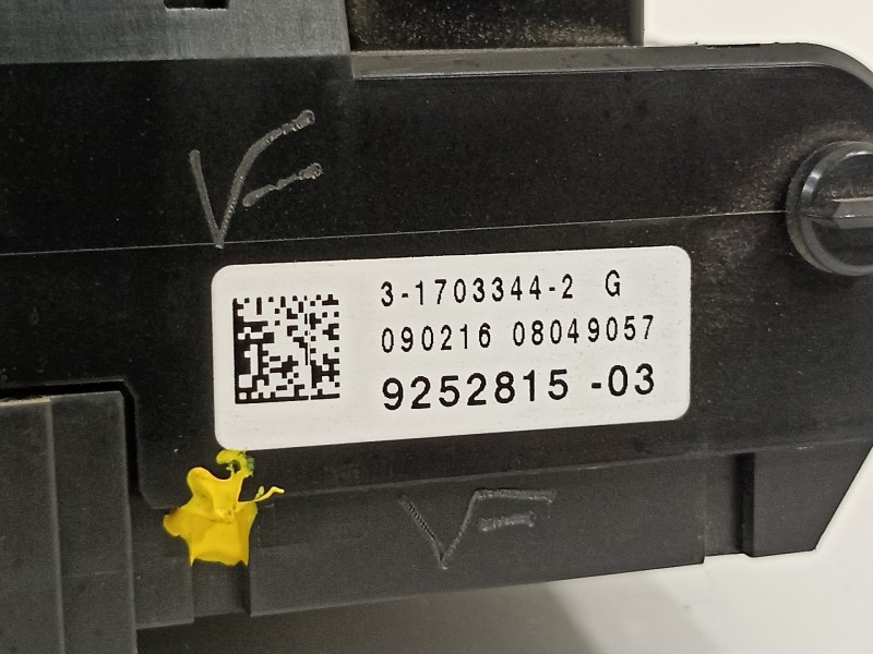 Recambio de caja reles / fusibles para bmw serie 5 lim. (f10) 520d efficientdynamics edition referencia OEM IAM 61149252815 9252