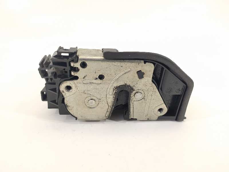 Recambio de cerradura puerta trasera izquierda para bmw serie 1 berlina (e81/e87) 116i referencia OEM IAM 7167075  
