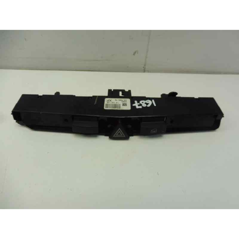 Recambio de warning para opel astra h berlina essentia referencia OEM IAM 13100105 03758075 