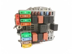 Recambio de caja reles / fusibles para fiat linea (110) emotion referencia OEM IAM 51815360  