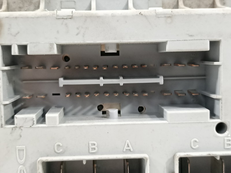 Recambio de caja reles / fusibles para fiat linea (110) emotion referencia OEM IAM 51815360  