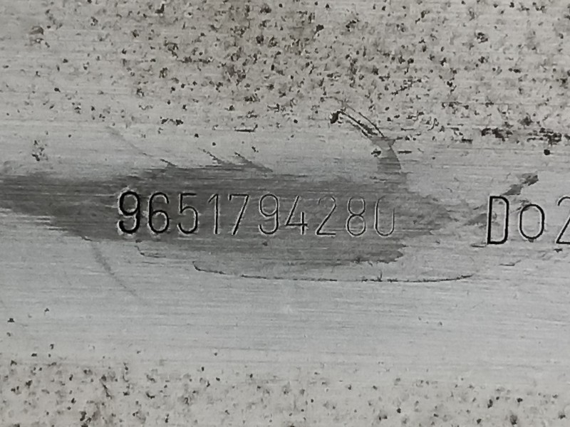 Recambio de refuerzo paragolpes delantero para citroën c4 berlina sx referencia OEM IAM 9651794280  