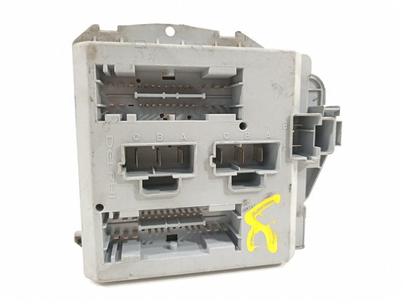 Recambio de caja reles / fusibles para fiat linea (110) emotion referencia OEM IAM 51815360  