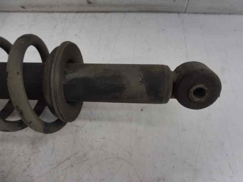 Recambio de amortiguador trasero izquierdo para dodge caliber se referencia OEM IAM   