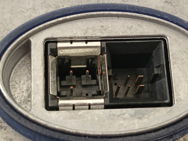 Recambio de centralita faros xenon para bmw serie 5 lim. (f10) 520d efficientdynamics edition referencia OEM IAM 7296090 6311731