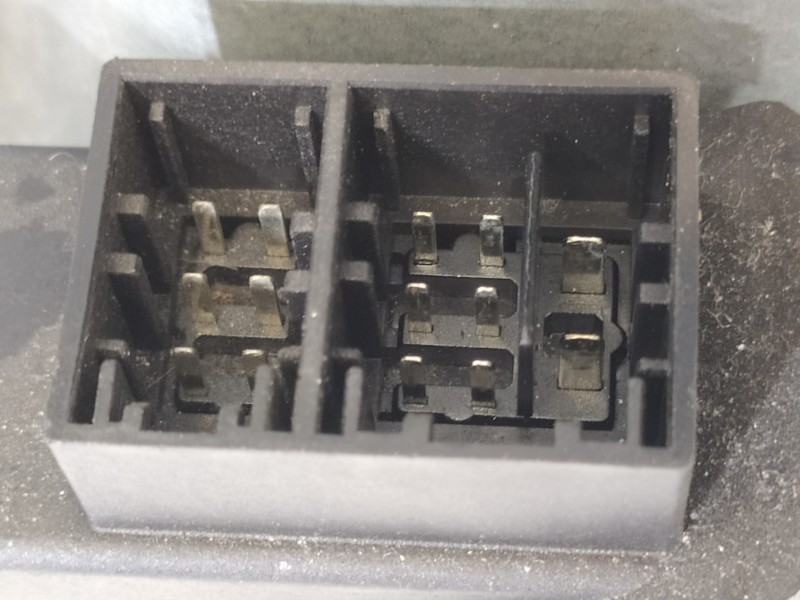 Recambio de elevalunas delantero derecho para volkswagen polo (9n3) advance referencia OEM IAM 6Q4837402S 6Y2959801 