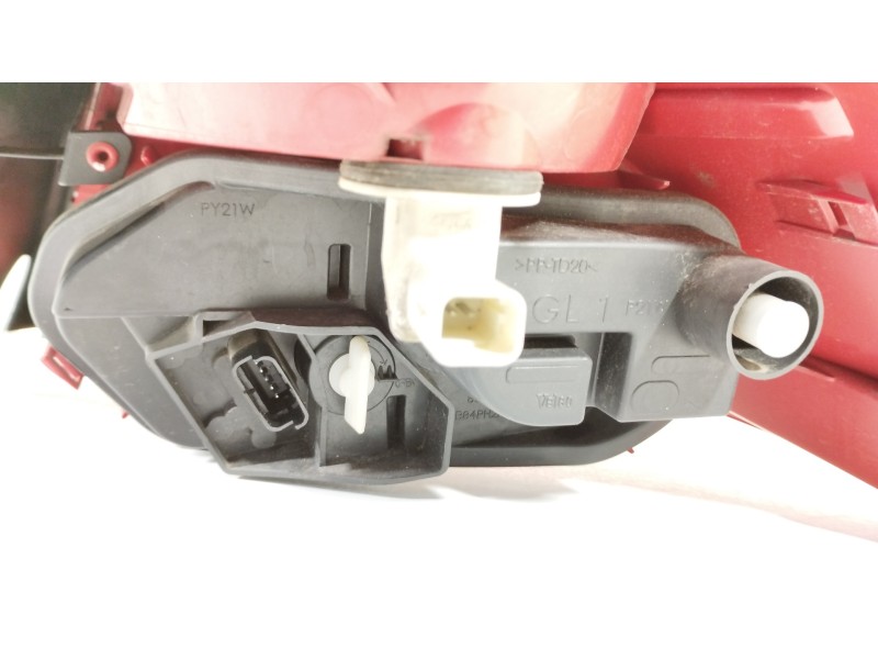 Recambio de piloto trasero izquierdo para renault megane ii berlina 5p dynamique referencia OEM IAM 8200413214 89038181 