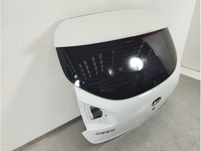 Recambio de porton trasero para kia cee´d concept referencia OEM IAM 73700A2000  
