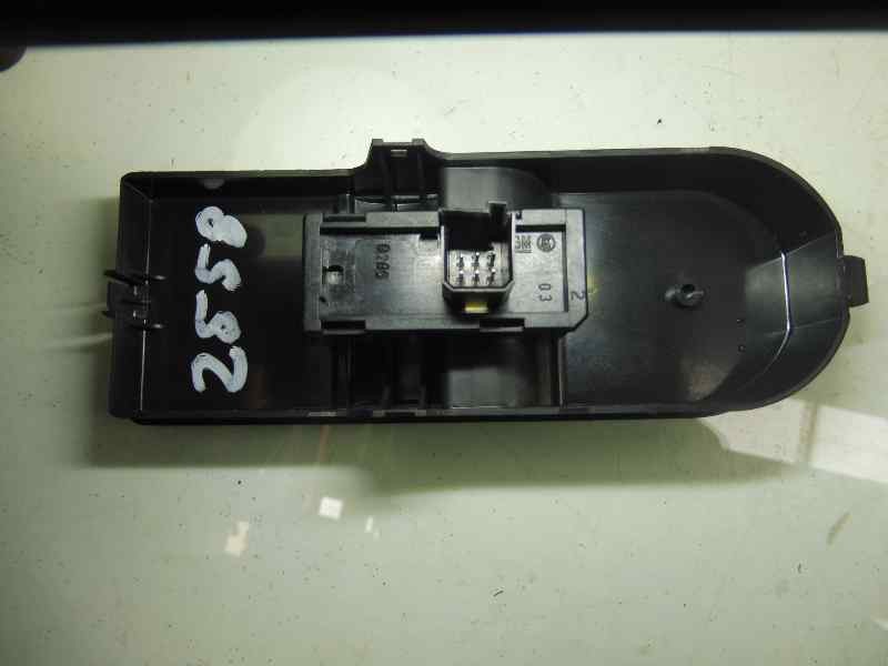 Recambio de mando elevalunas delantero derecho para opel astra h berlina essentia referencia OEM IAM 13197132 93162638 