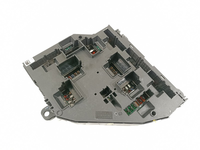 Recambio de caja reles / fusibles para bmw serie 5 lim. (f10) 520d efficientdynamics edition referencia OEM IAM 61149264923 9264