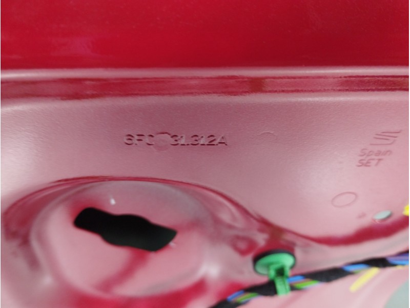 Recambio de puerta delantera derecha para seat ibiza (kj1) reference referencia OEM IAM 6F0831052D 6F031312A 