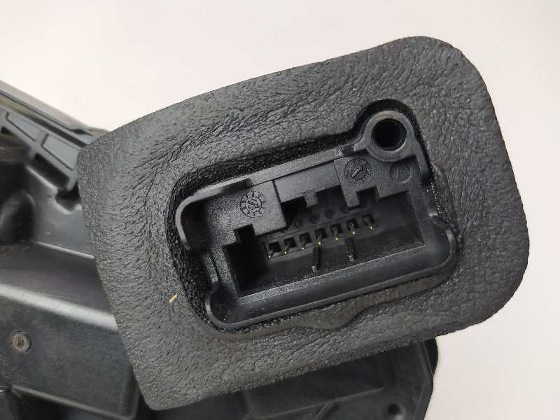 Recambio de cerradura puerta trasera derecha para volkswagen golf vii lim. advance bluemotion referencia OEM IAM 5K4839016Q  