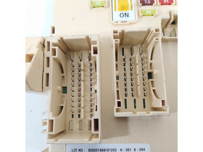 Recambio de caja reles / fusibles para kia cee´d concept referencia OEM IAM 91950A2030  