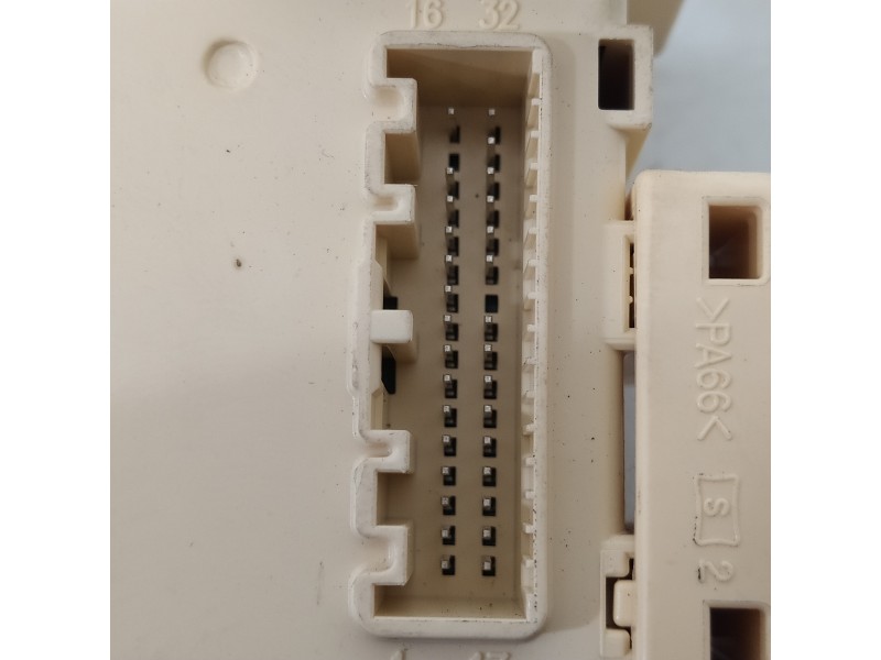 Recambio de caja reles / fusibles para kia cee´d concept referencia OEM IAM 91950A2030  