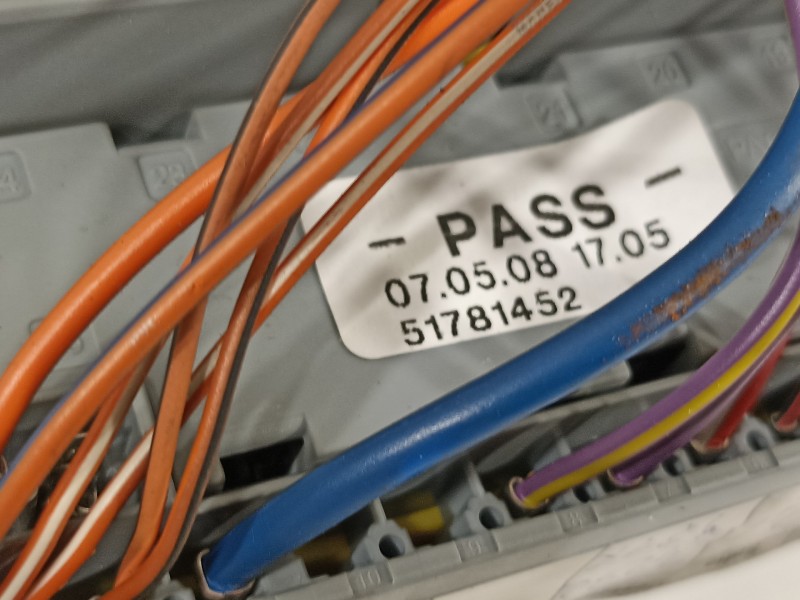 Recambio de caja reles / fusibles para fiat nuova 500 (150) by diesel referencia OEM IAM 51781452  