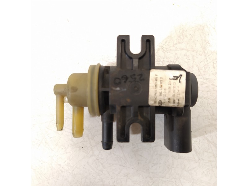 Recambio de valvula aire adicional para volkswagen golf vii lim. advance bluemotion referencia OEM IAM 04L131051F 1K0906627B 