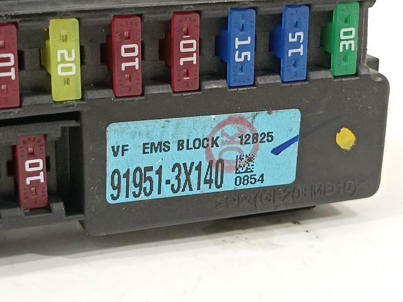 Recambio de caja reles / fusibles para hyundai i30 (gd) 1.4 cat referencia OEM IAM 919513X140  