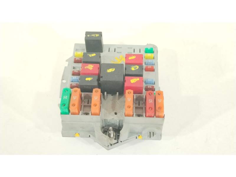 CAJA RELES / FUSIBLES 1349944080 
