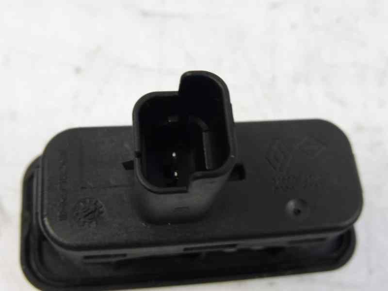 Recambio de maneta exterior porton para renault clio grandtour expression referencia OEM IAM 8200076256  