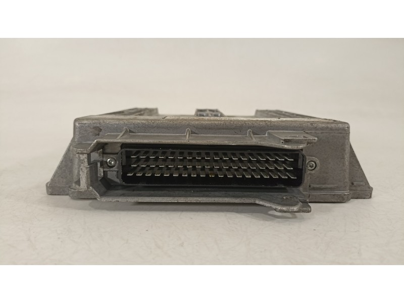 Recambio de centralita motor uce para citroën xsara berlina 1.8 vts referencia OEM IAM 9640414780  
