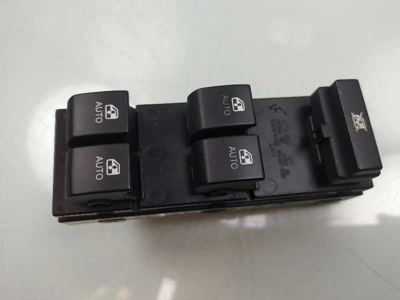 Recambio de mando elevalunas delantero izquierdo para kia cee´d active referencia OEM IAM 935701H120 3694901000 