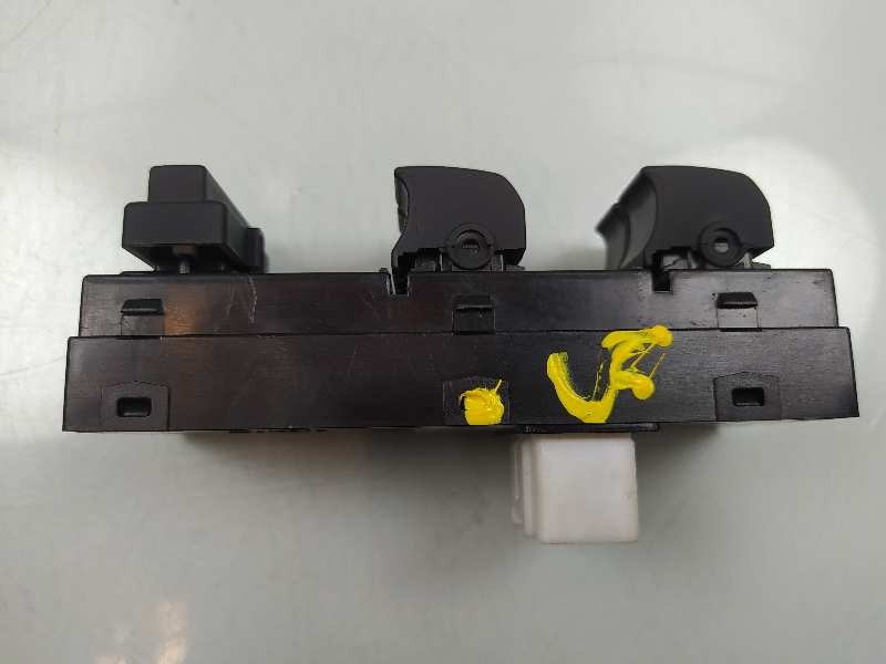 Recambio de mando elevalunas delantero izquierdo para kia cee´d active referencia OEM IAM 935701H120 3694901000 