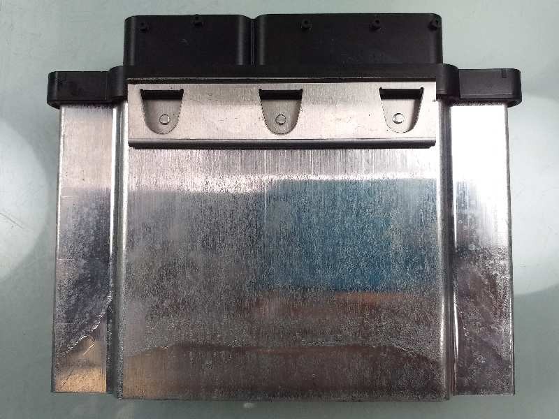 Recambio de centralita motor uce para seat leon (5f1) fr plus referencia OEM IAM 04E907309BJ 0261S12608 