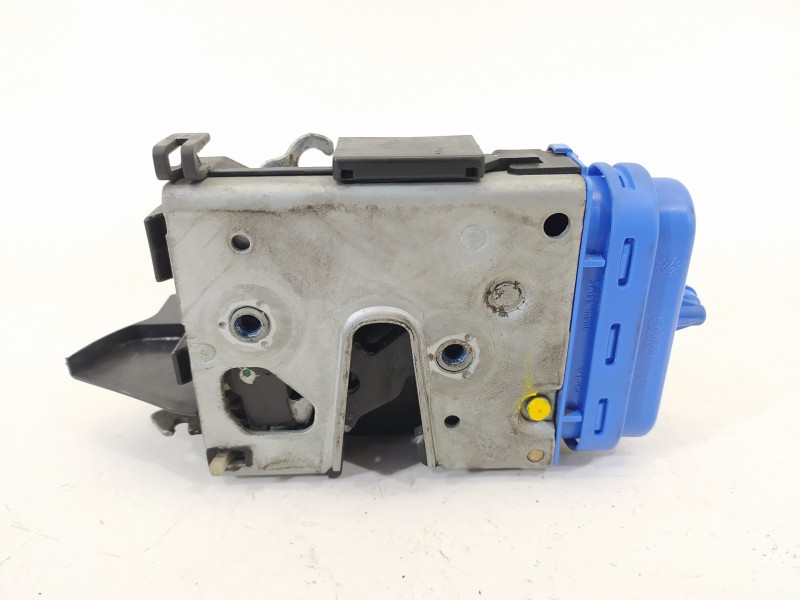 Recambio de cerradura puerta trasera izquierda para audi a3 (8l) 1.6 ambiente referencia OEM IAM 8D0839015A  