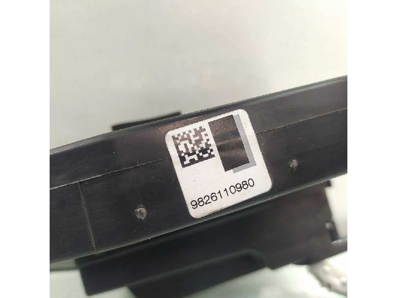 Recambio de cerradura puerta trasera derecha para peugeot 308 sw allure referencia OEM IAM 9826110980  