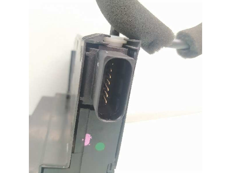 Recambio de cerradura puerta trasera derecha para peugeot 308 sw allure referencia OEM IAM 9826110980  