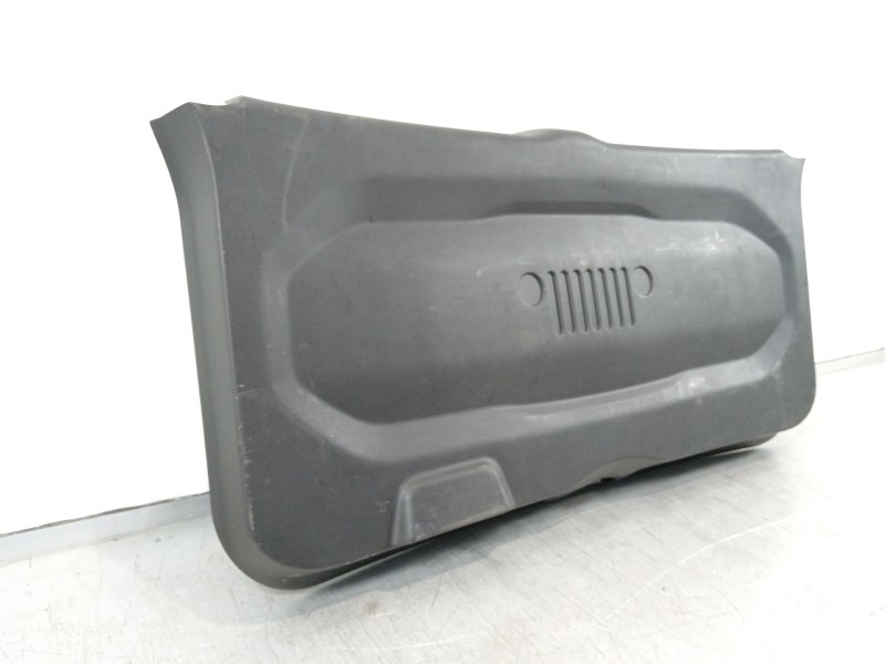 Recambio de guarnecido porton trasero para jeep renegade deserthawk 4wd referencia OEM IAM 51990206 07355995690 