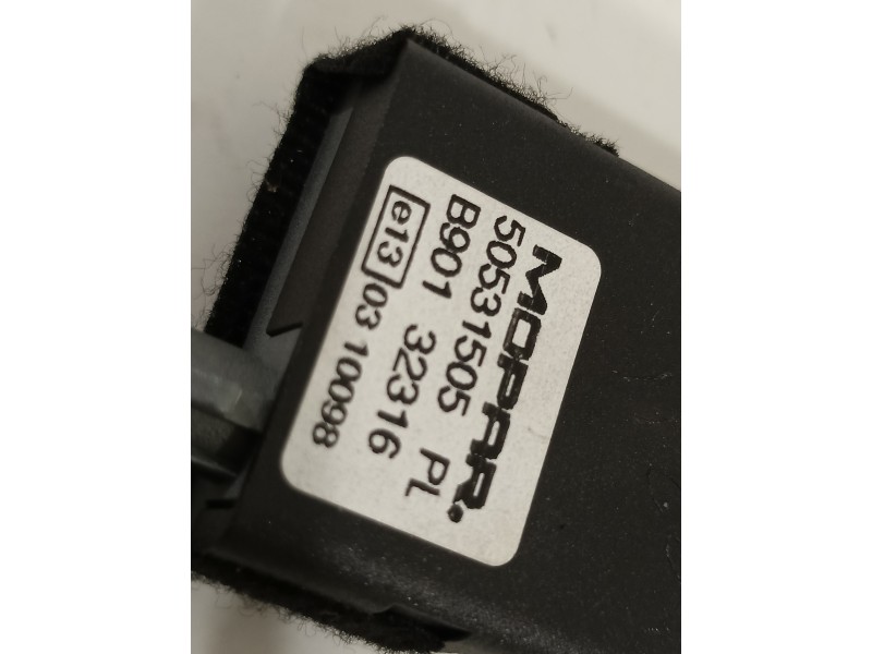 Recambio de amplificador para jeep renegade deserthawk 4wd referencia OEM IAM 50531505  