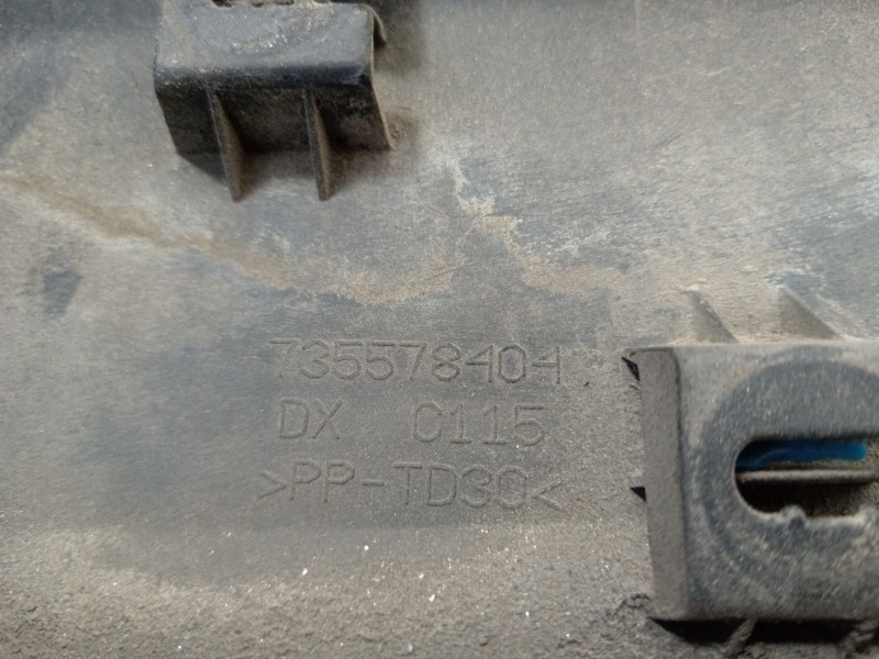 Recambio de aletin trasero derecho para jeep renegade deserthawk 4wd referencia OEM IAM 735578404  