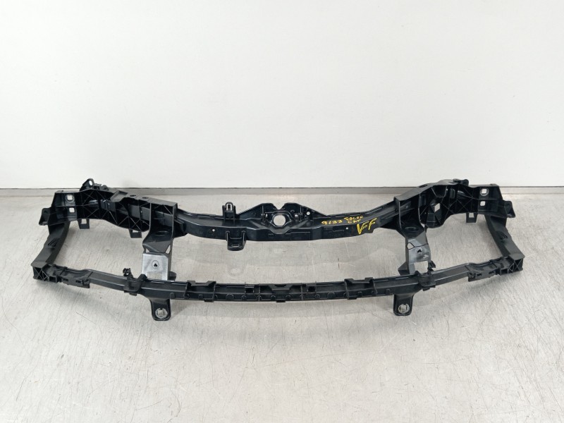 Recambio de panel frontal para ford focus berlina (cap) ambiente (d) referencia OEM IAM 4M518B041  