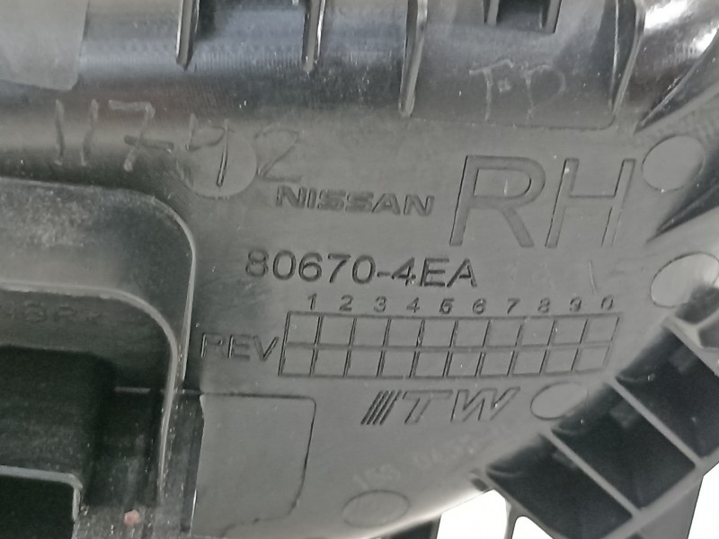 Recambio de maneta interior trasera derecha para nissan qashqai (j11) 360 referencia OEM IAM 806704EA1A  