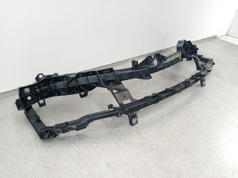 Recambio de panel frontal para ford focus berlina (cap) ambiente (d) referencia OEM IAM 4M518B041  