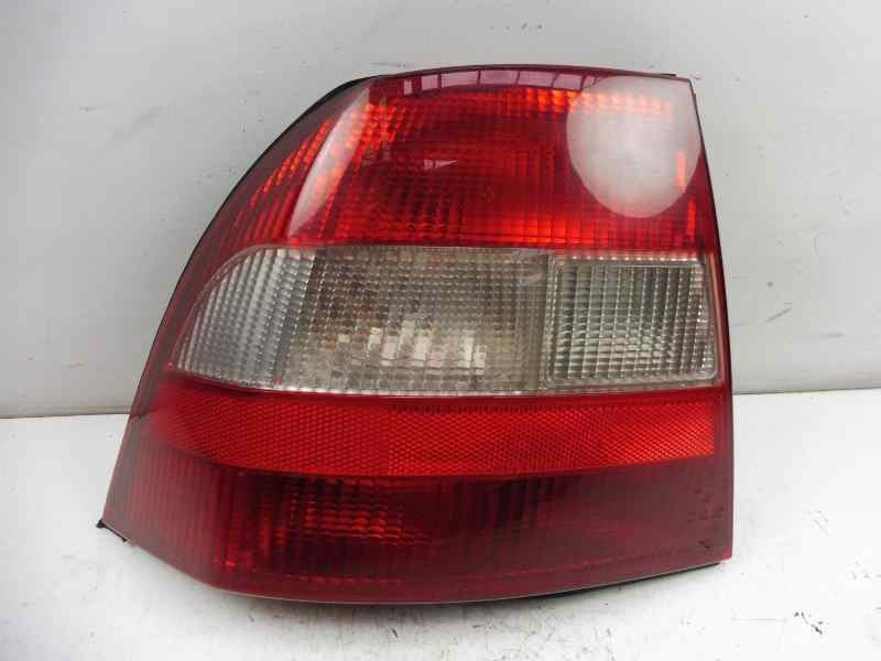 Recambio de piloto trasero izquierdo para opel vectra b berlina referencia OEM IAM 90568047  