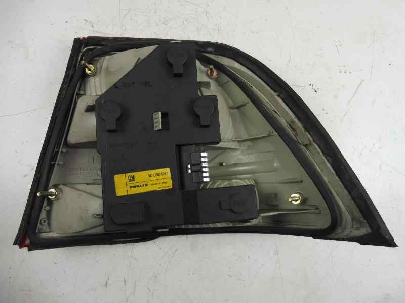 Recambio de piloto trasero izquierdo para opel vectra b berlina referencia OEM IAM 90568047  