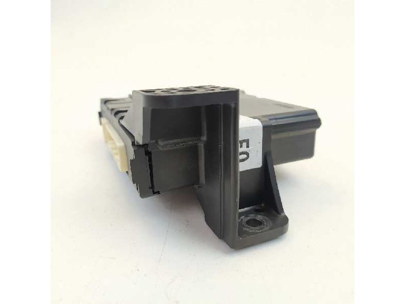 Recambio de modulo electronico para toyota auris hybrid advance referencia OEM IAM 8865002E00 1778004480 