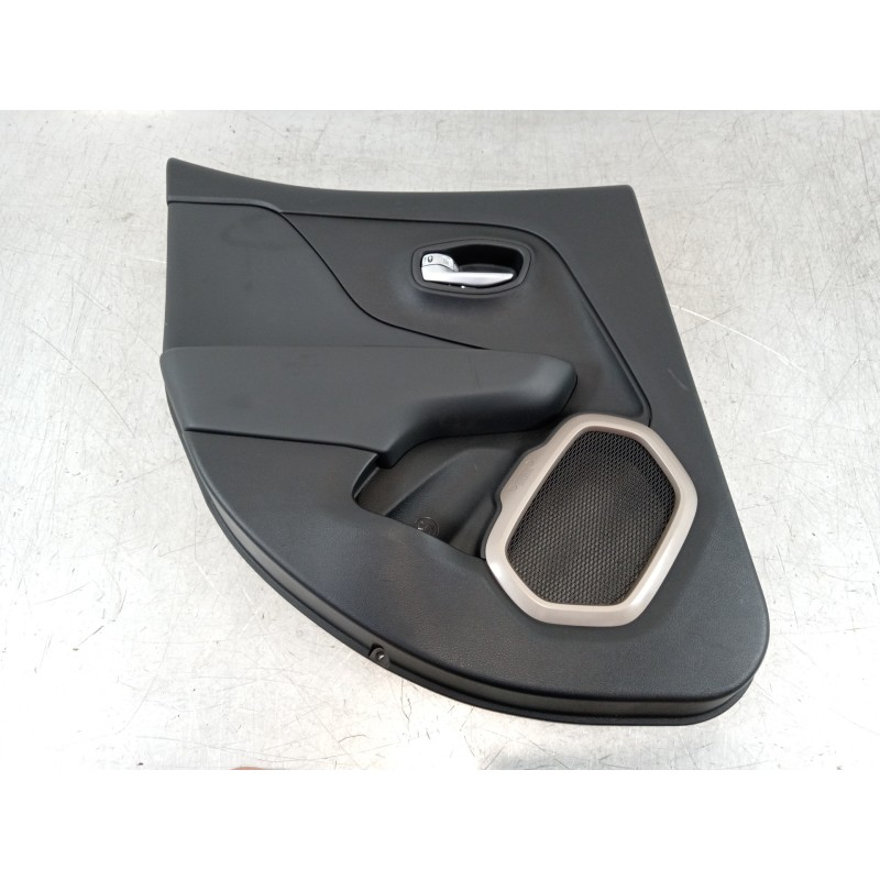 Recambio de guarnecido puerta trasera izquierda para jeep renegade deserthawk 4wd referencia OEM IAM 2619108  