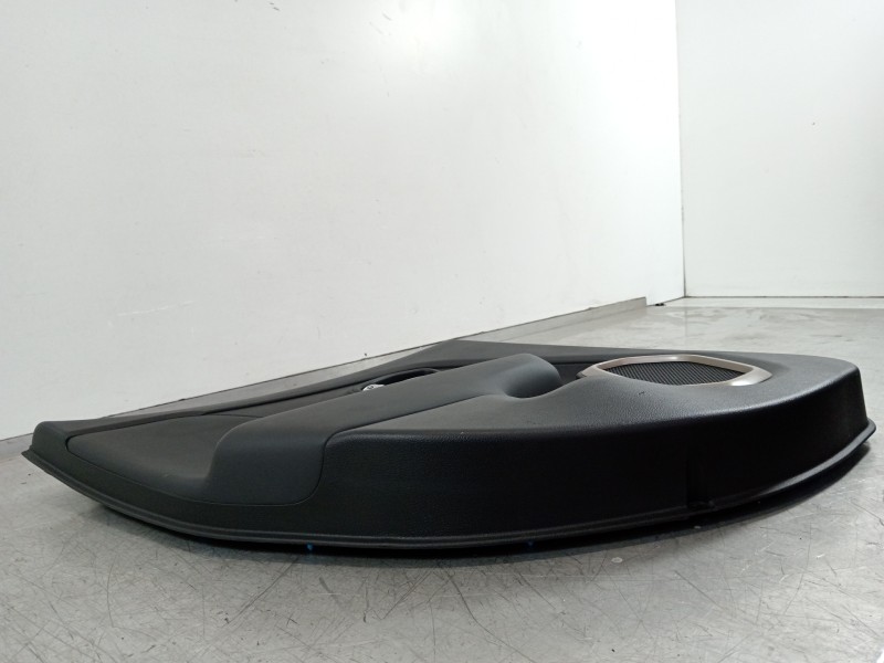 Recambio de guarnecido puerta trasera izquierda para jeep renegade deserthawk 4wd referencia OEM IAM 2619108  